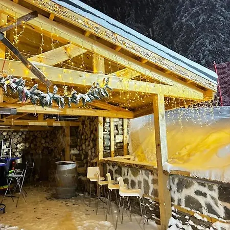 студио, стената Appartement *