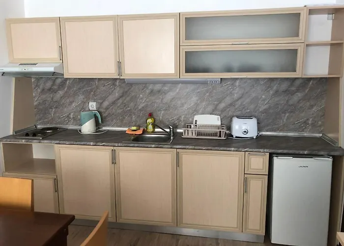 студио, стената * פמפורובו